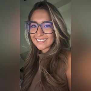 Meet your Posher, Ashley